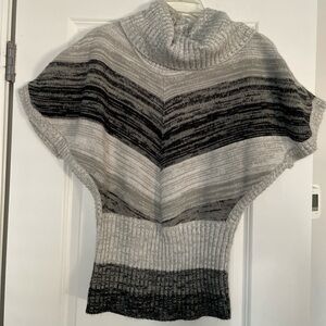 Xoxo Sweater Top Women Size S Gray Black Stripes Hip Streetwear Charm Urban Chic